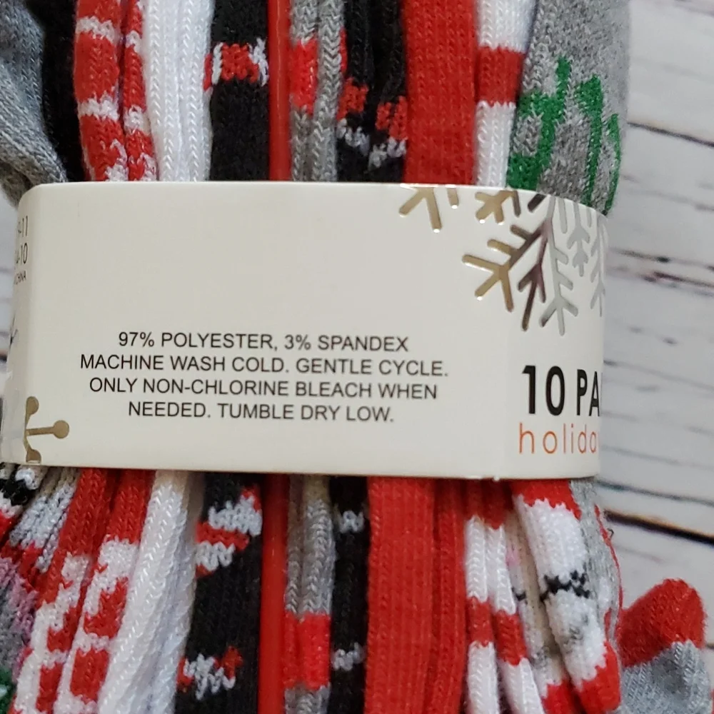🆕️ TEN PAIRS OF KIDS HOLIDAY SOCKS 🎄